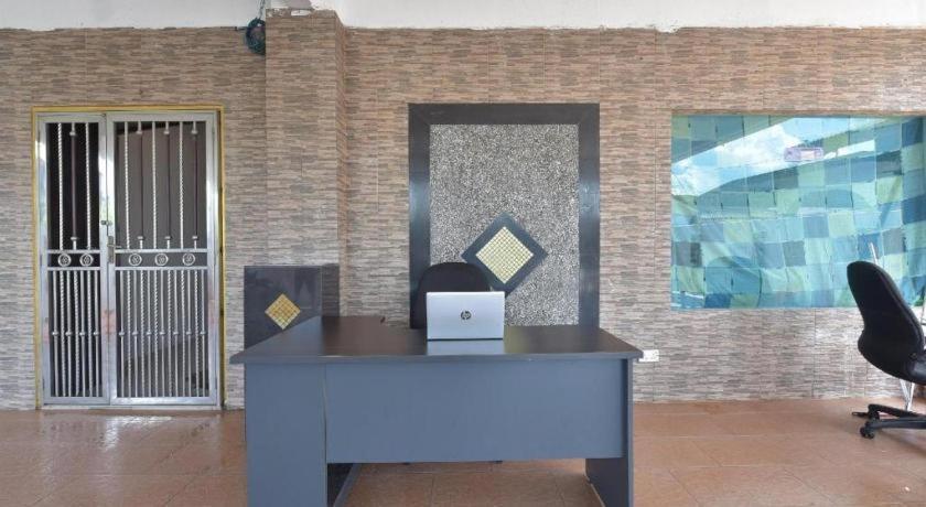 Hotel Oyo 90889 Narasindo